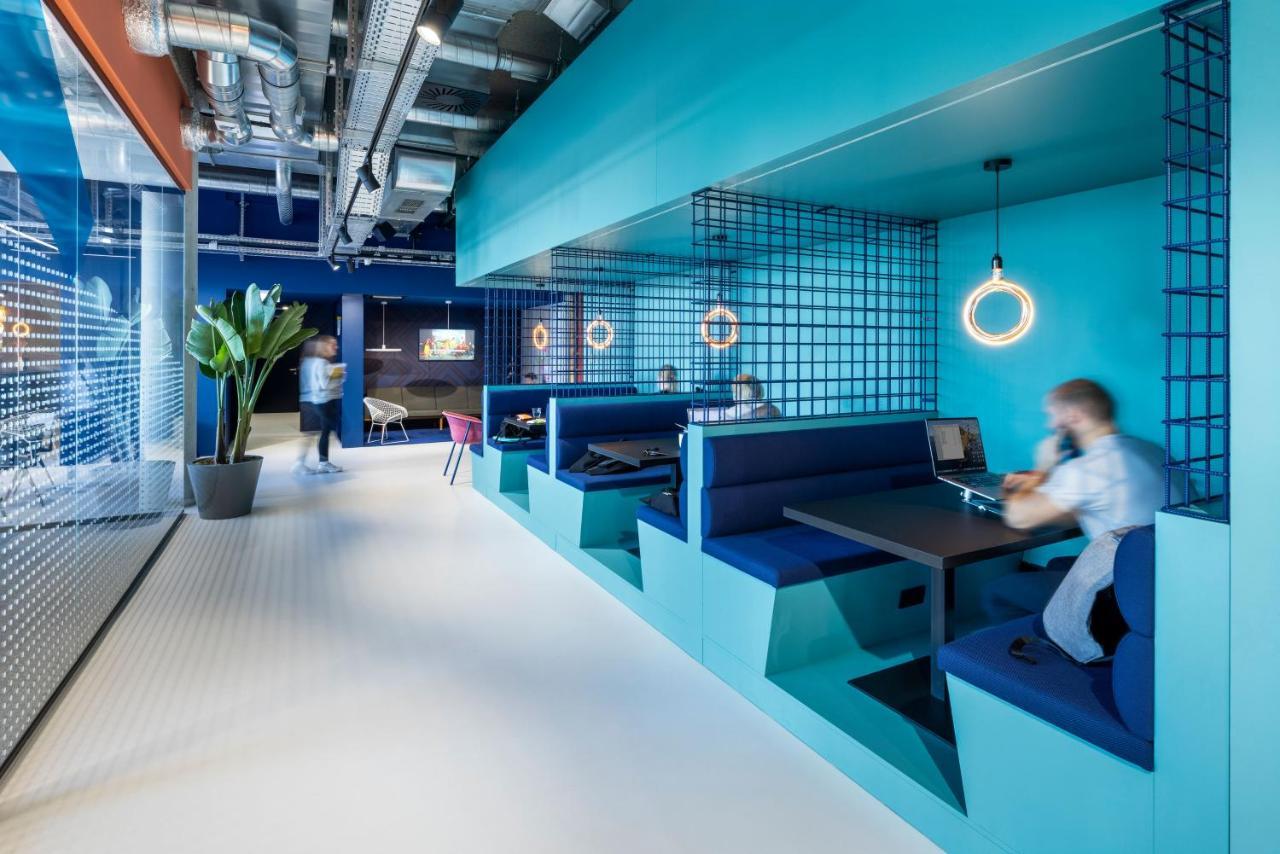 The Social Hub Vienna Hotel Exterior foto "The office is a place for collaboration."
