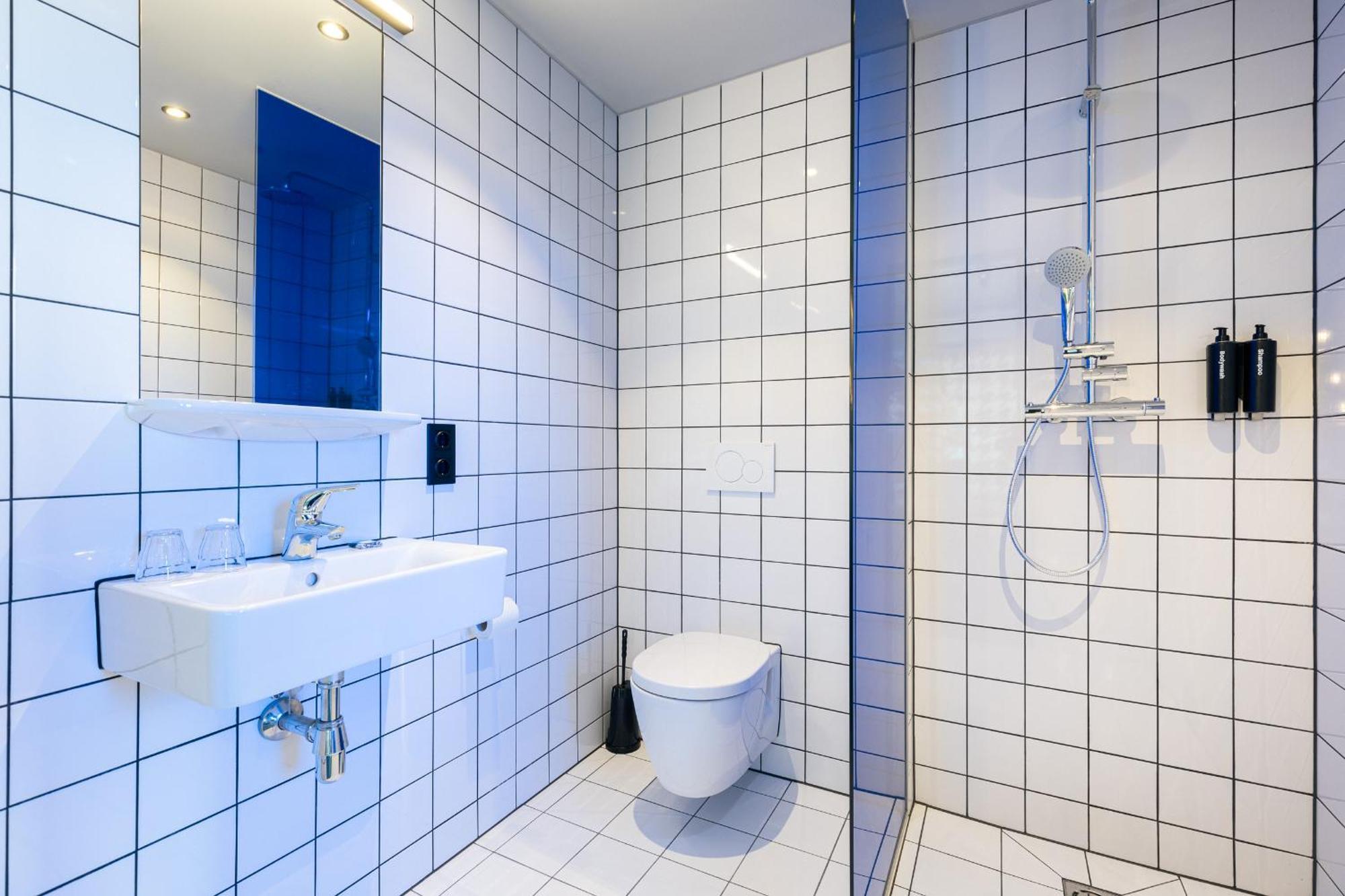 The Social Hub Vienna Hotel Exterior foto Bathroom