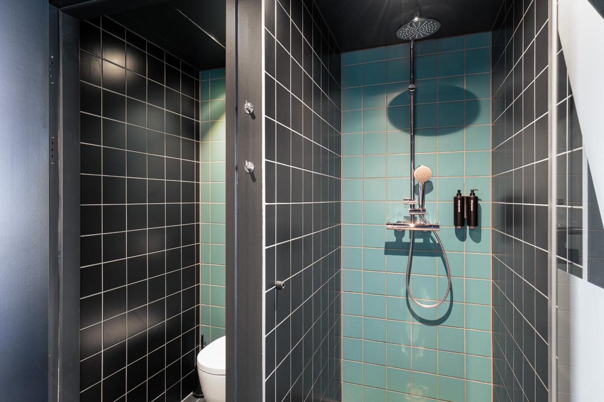 The Social Hub Vienna Hotel Exterior foto Bathroom
